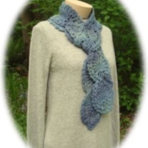 Crochet Cascading Pineapples Scarf